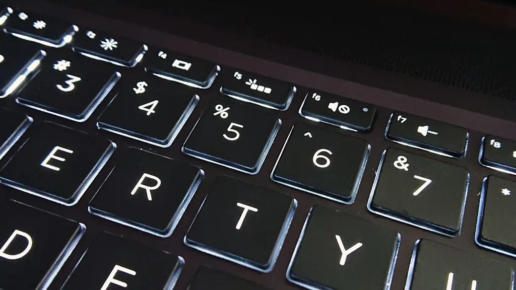 Cum se aprinde lumina tastaturii pe un laptop HP